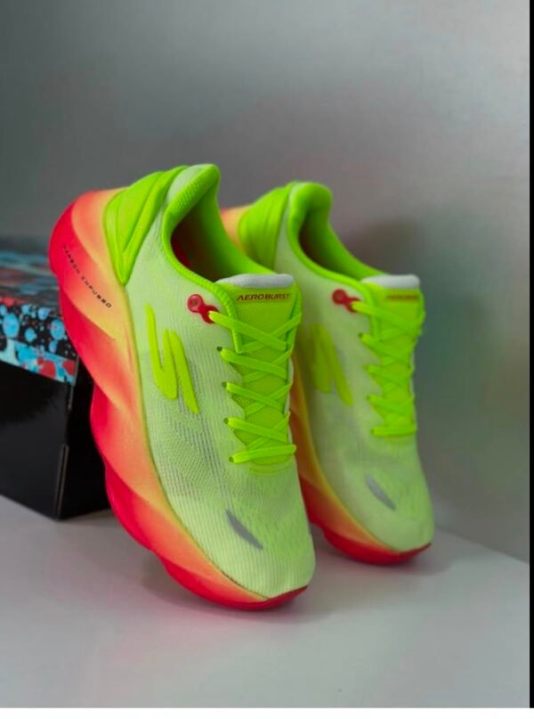 SKECHERS