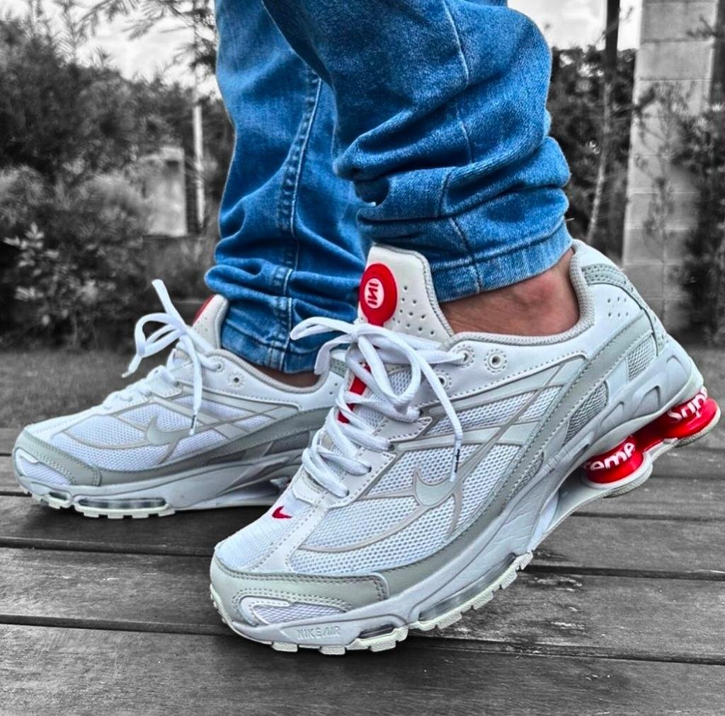 NIKE SHOX SUPRIME