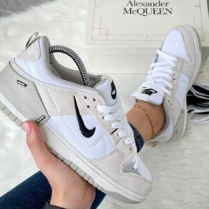NIKE SB DISRUP