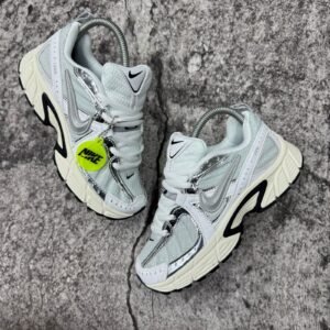 NIKE P-7000