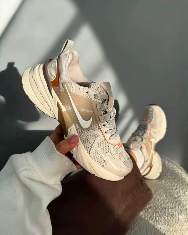 NIKE V2K