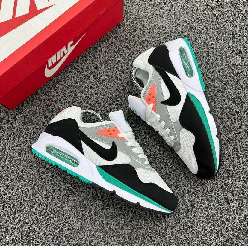 NIKE CORRALED
