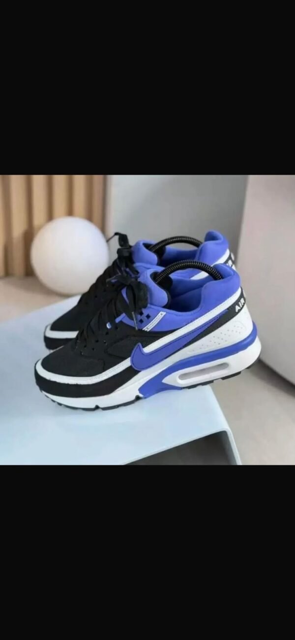 NIKE AIR