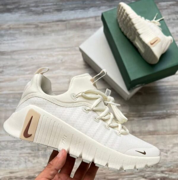 NIKE FREE D