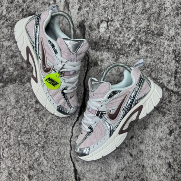 NIKE P-7000