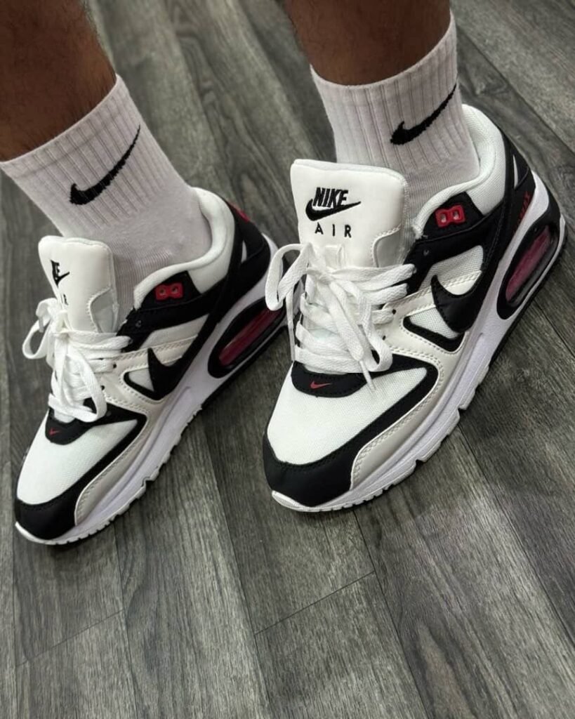 NIKE COMAND