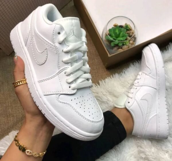JORDAN 1 LOW