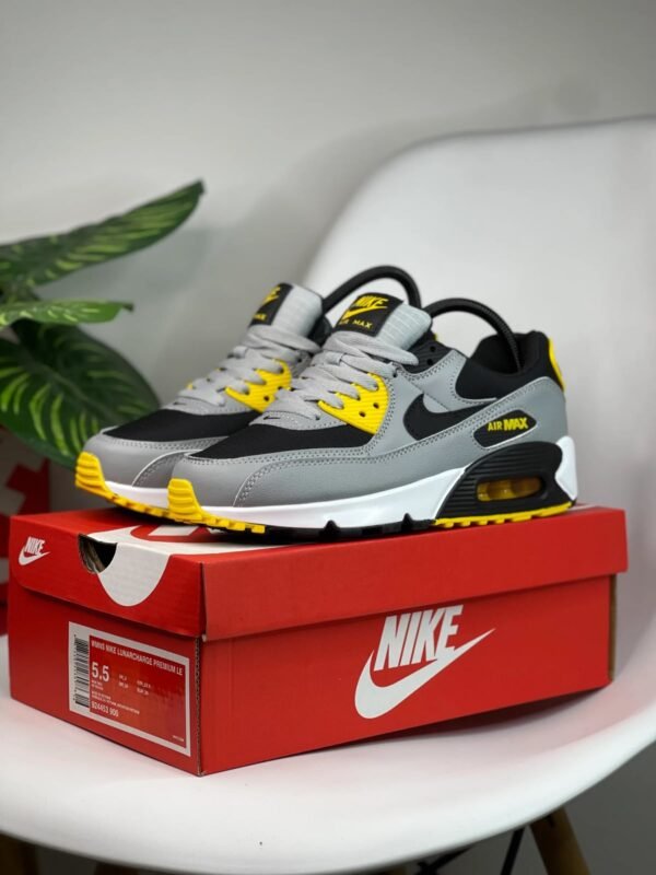 NIKE AIR MAX 90
