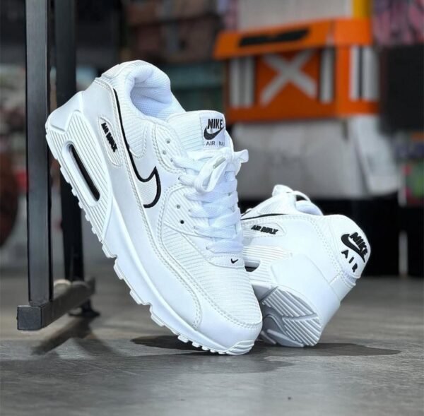 NIKE AIR MAX 90