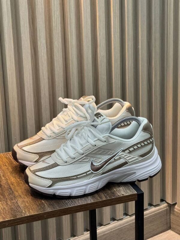 NIKE INITIATOR