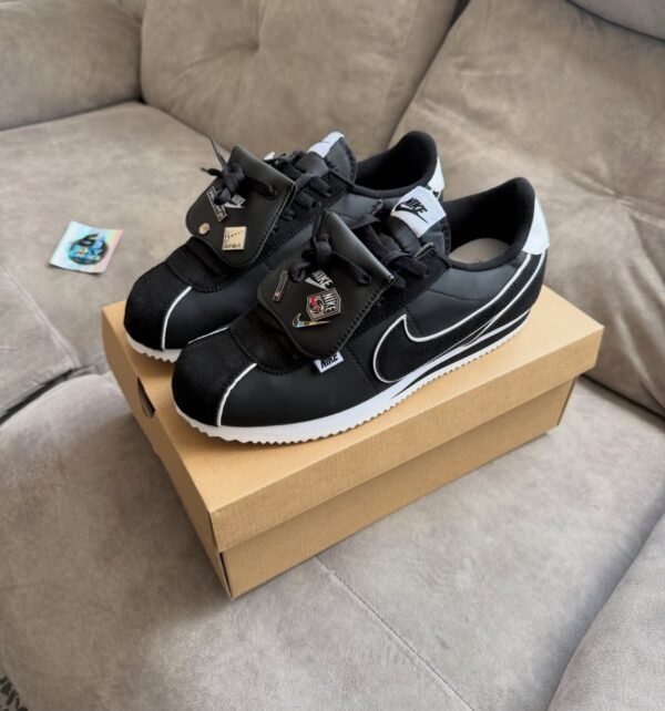 NIKE CORTES