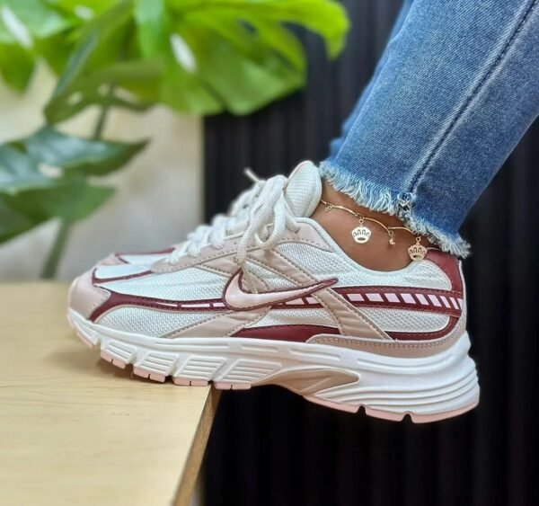 NIKE INITIATOR D