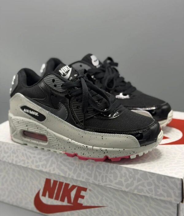 NIKE AIR MAX 90