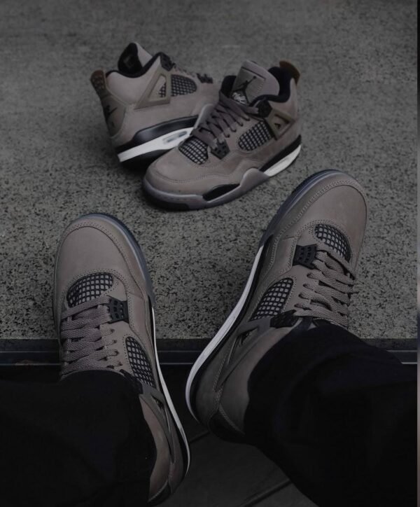JORDAN 4