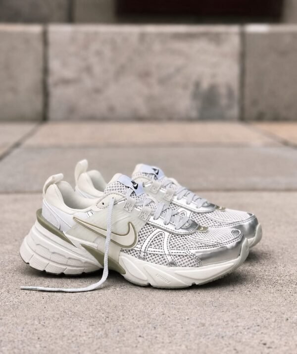 NIKE V2K