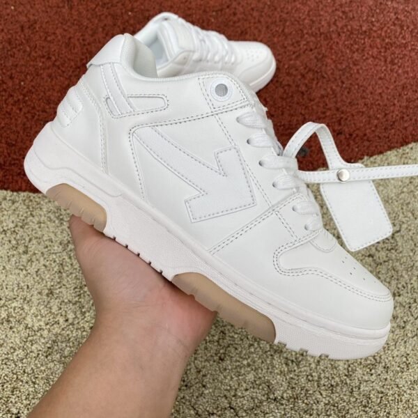 OFF WHITE