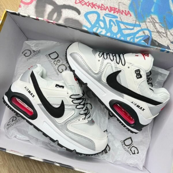 NIKE COMAND