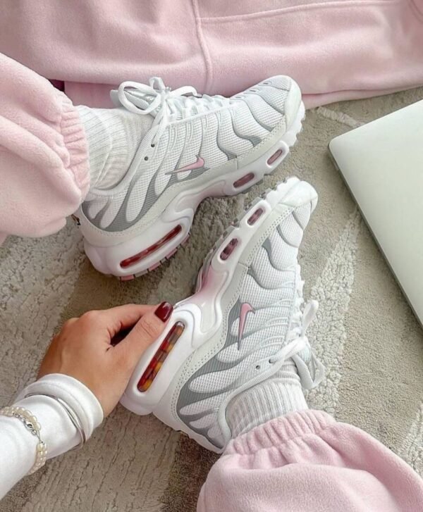 NIKE TN