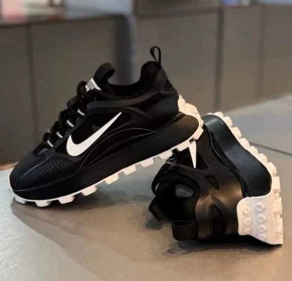 NIKE BALLELY