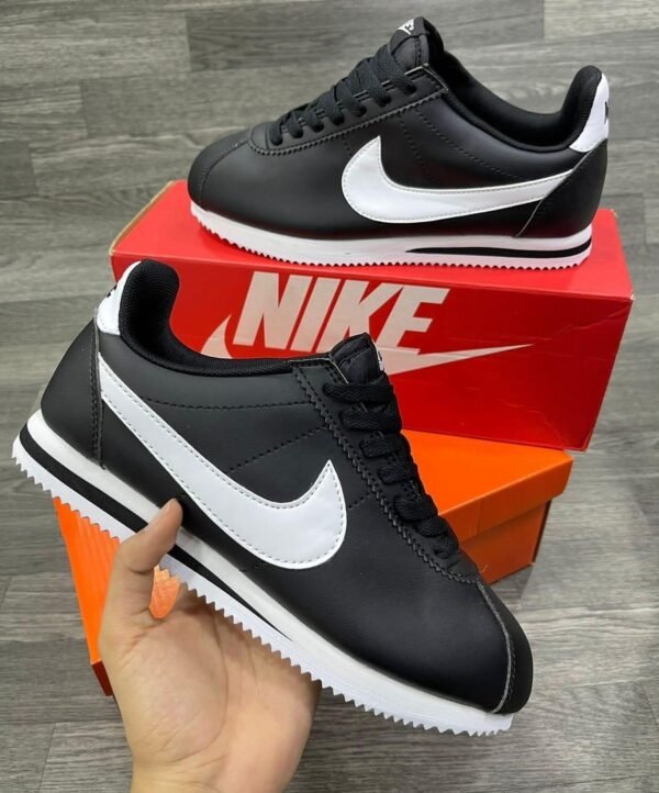NIKE CORTES