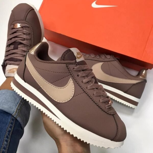 NIKE CORTES