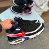 NIKE AIR