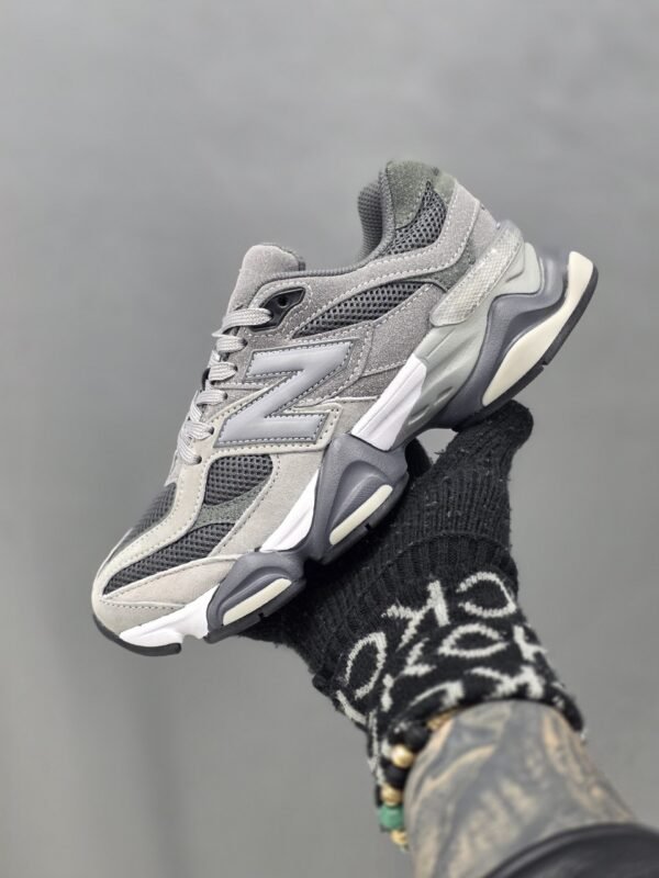 NEW BALANCE 9060 D