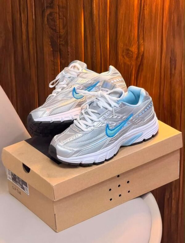 NIKE INITIATOR D