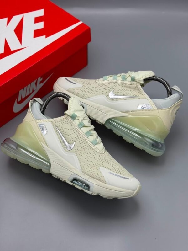 NIKE AIR