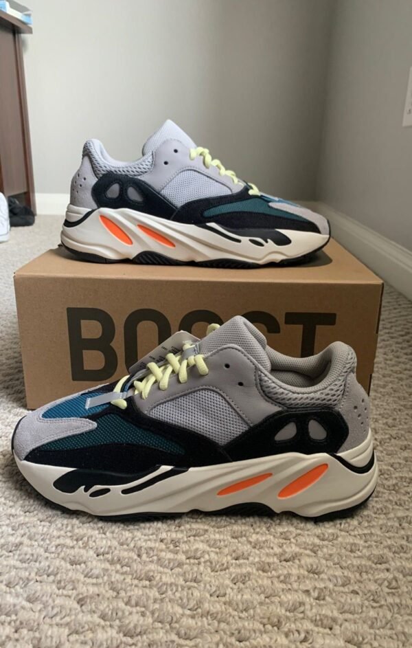 ADIDAS YEZZY 700