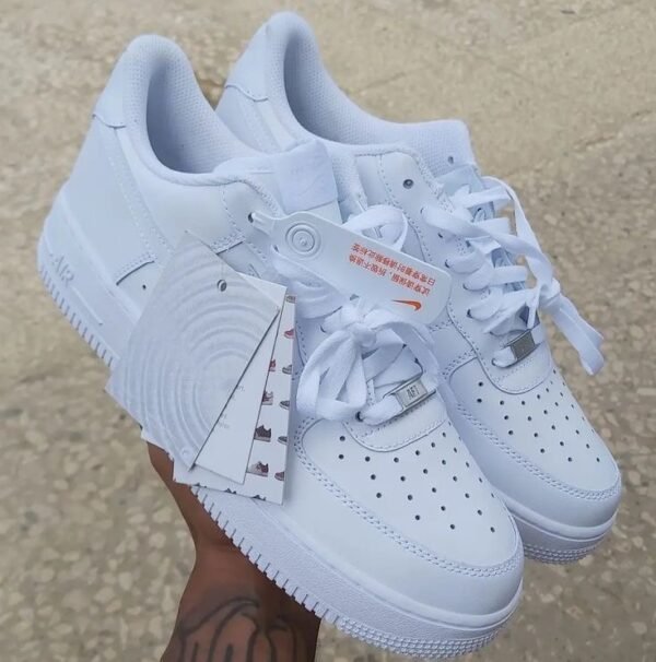 NIKE FORCE ONE