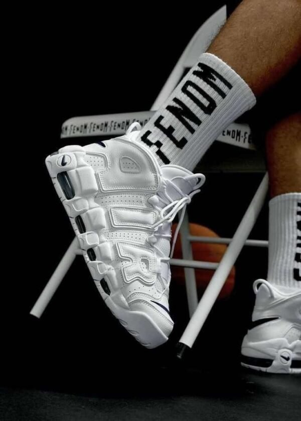 NIKE UPTEMPO