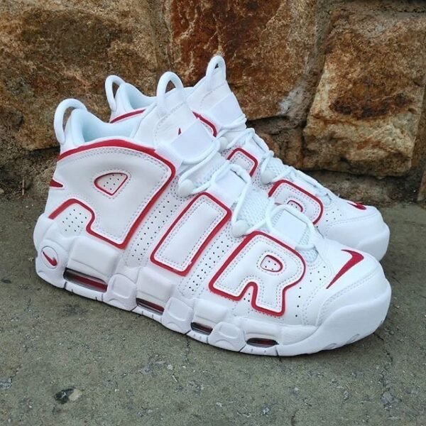 NIKE UPTEMPO