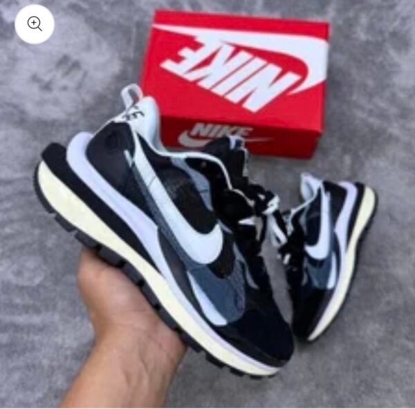 NIKE SAKAI
