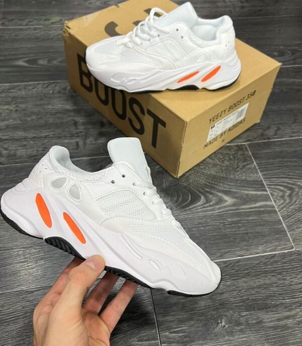 ADIDAS YEZZY 700