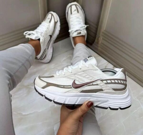 NIKE INITIATOR D
