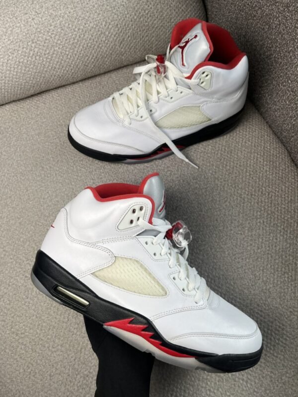 JORDAN 5