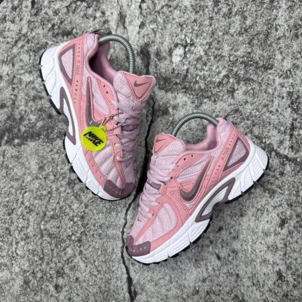 NIKE P-7000