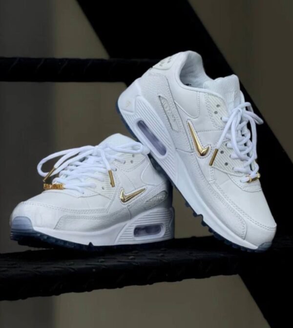 NIKE AIR MAX 90