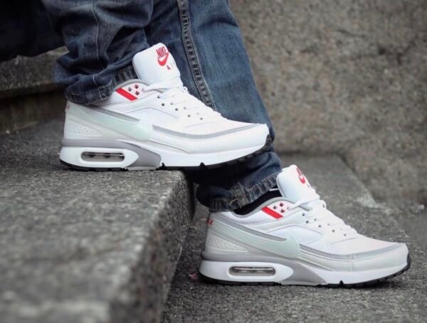 NIKE AIR