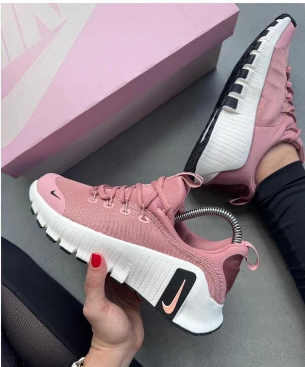 NIKE FREE D