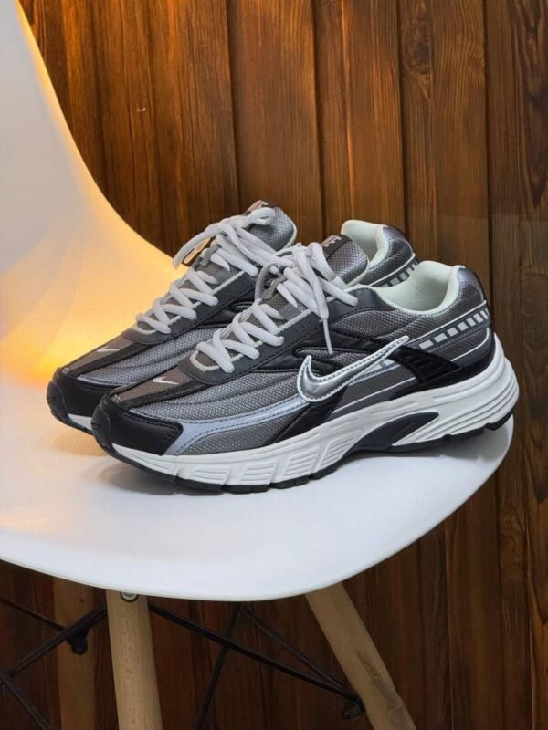 NIKE INITIATOR