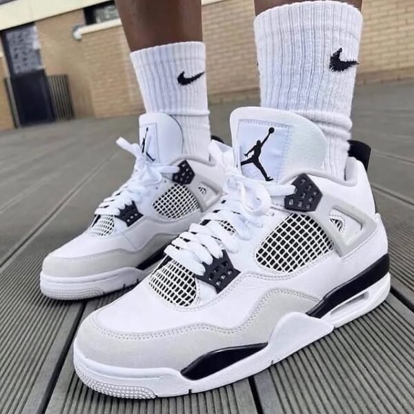 JORDAN 4