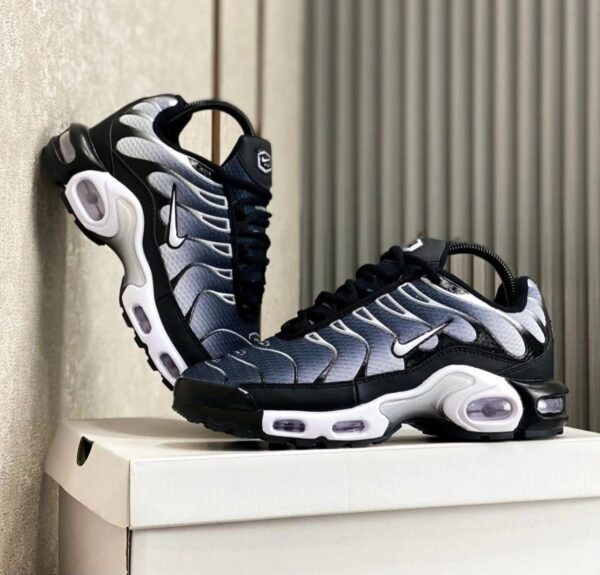NIKE TN