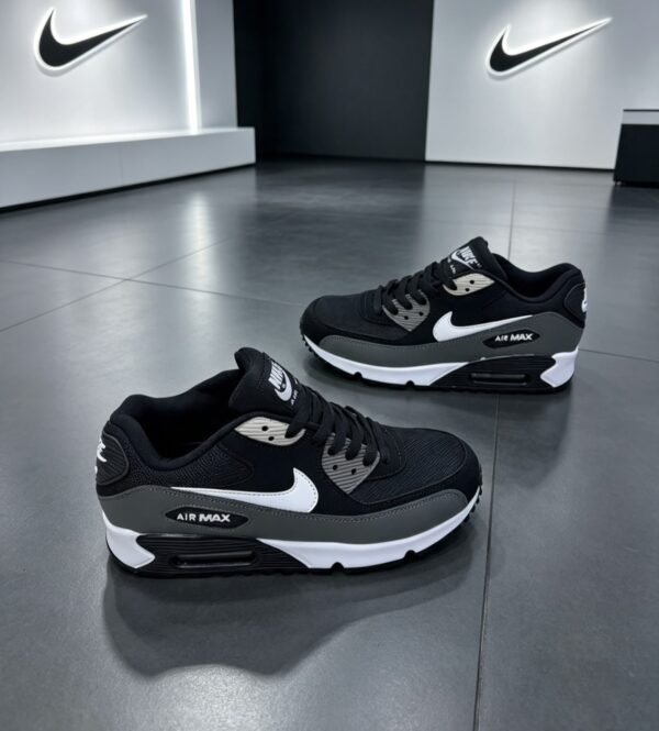 NIKE AIR MAX 90
